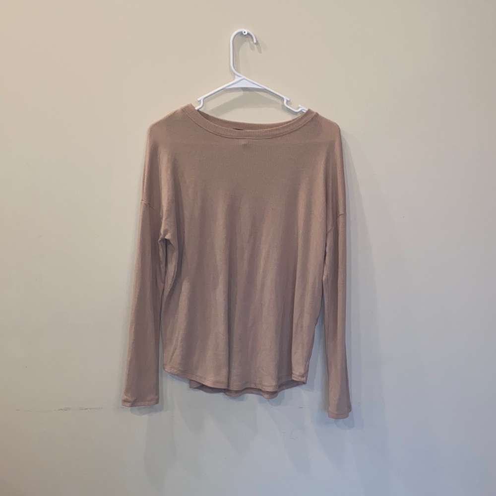 cute beige long sleeve shirt🥯 Size S